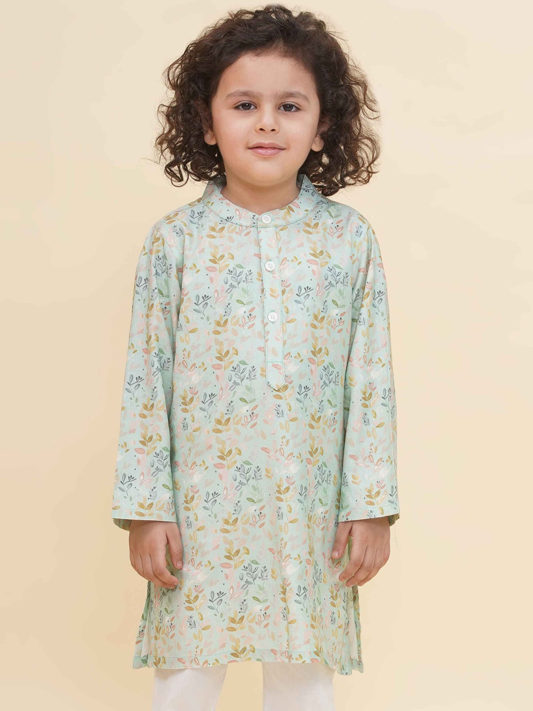 

Sethukrishna Boys Floral Printed Mandarin Collar Straight Kurta, Green
