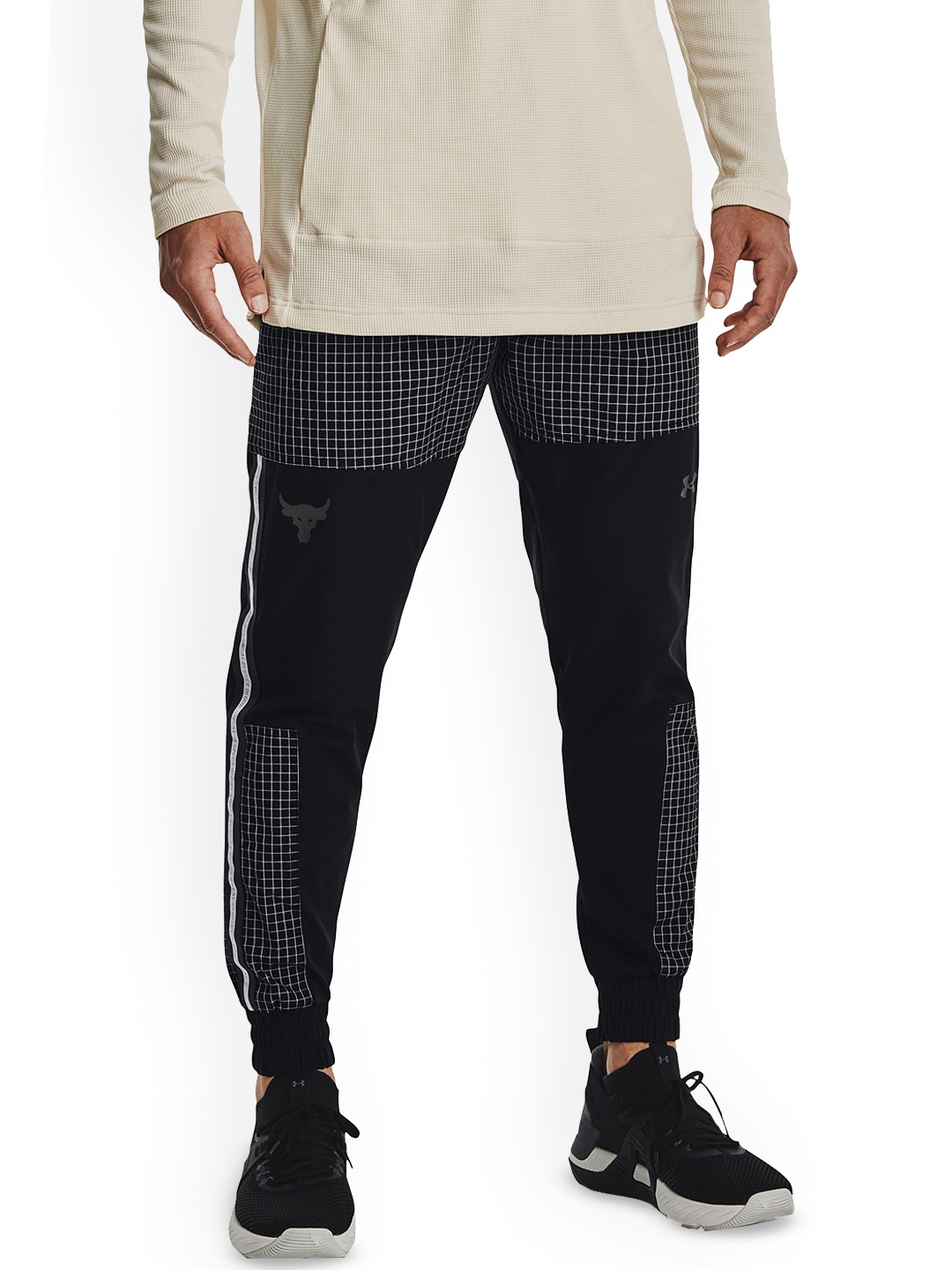 

UNDER ARMOUR Men Graphic Mid Rise Relaxed Fit Joggers, Black