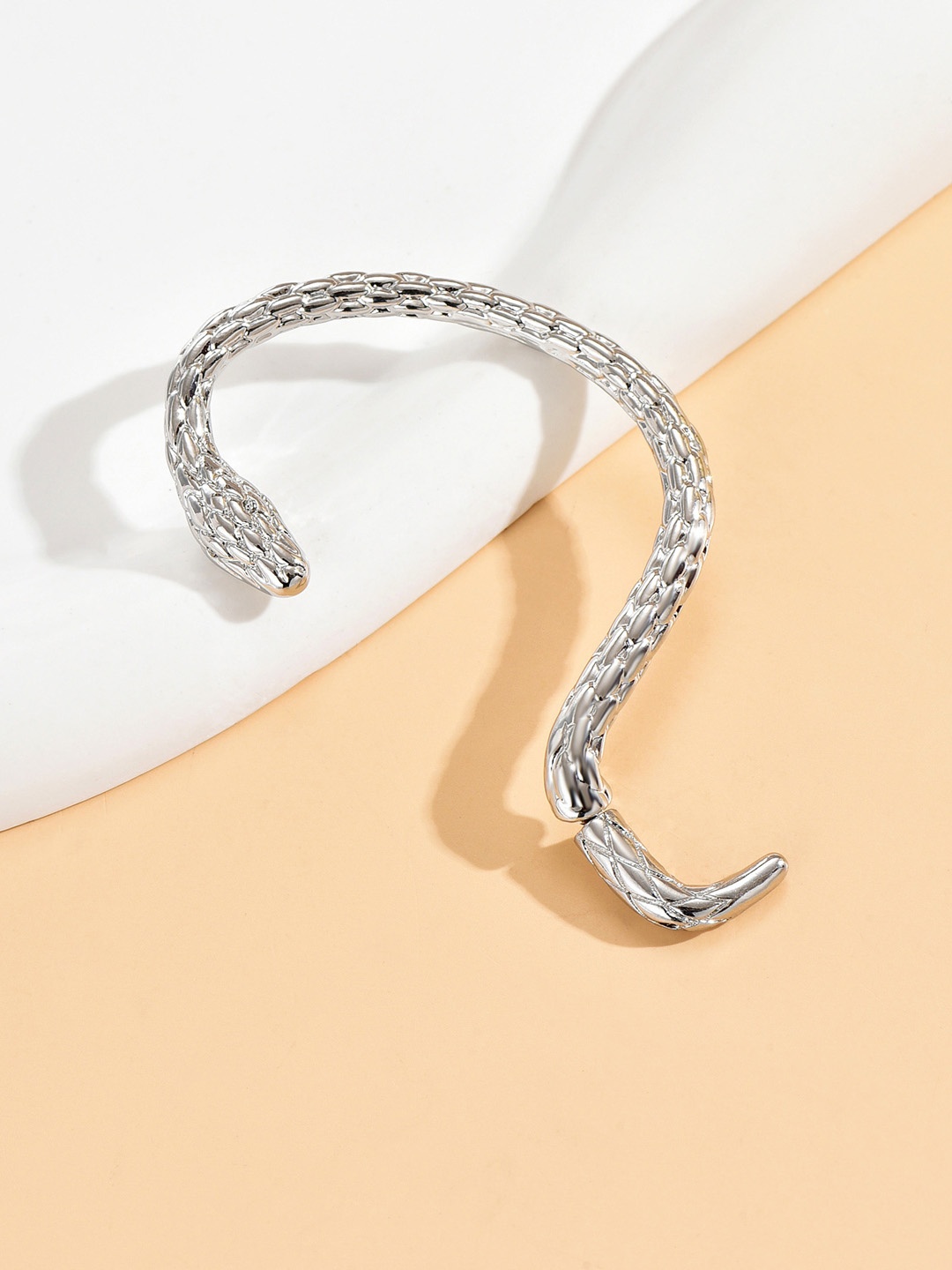 

FIMBUL Silver Plated Snake Shaped Ear Cuff Earrings