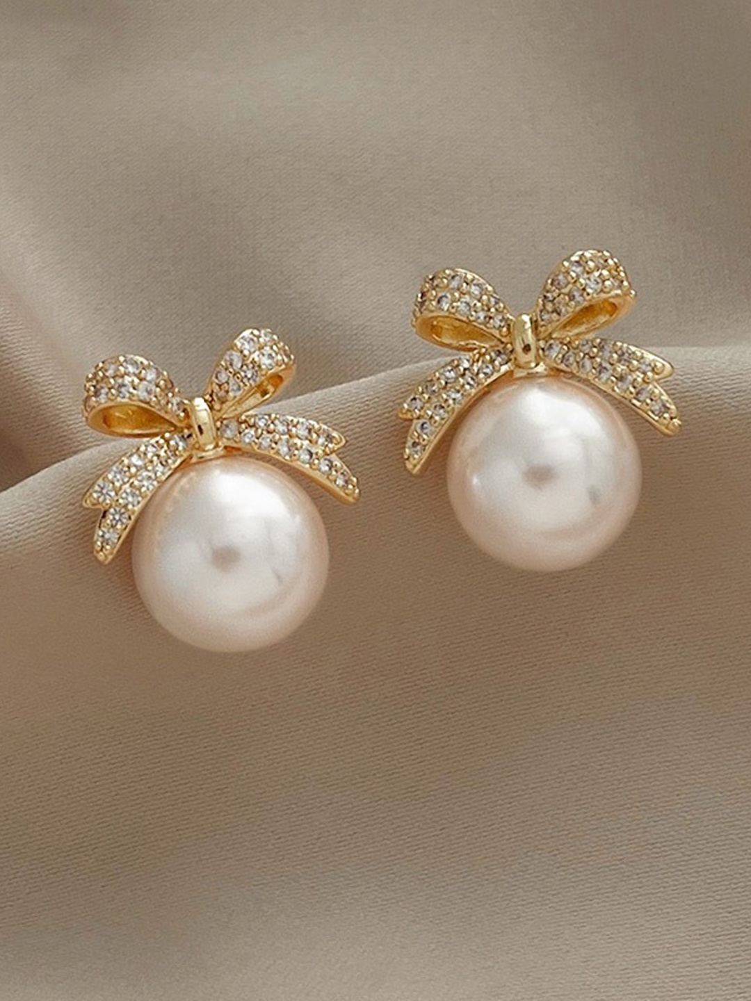 

FIMBUL Gold Plated Rhinestone & Pearl Classic Studs