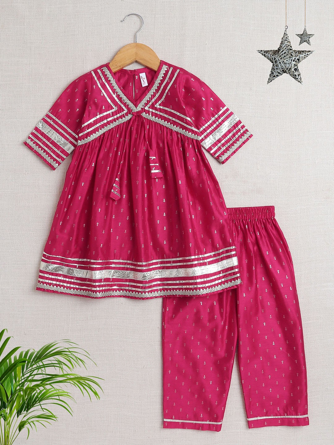 

The Magic Wand Girls Floral Woven Design Gotta Patti Chanderi Silk Kurta with Trousers, Fuchsia