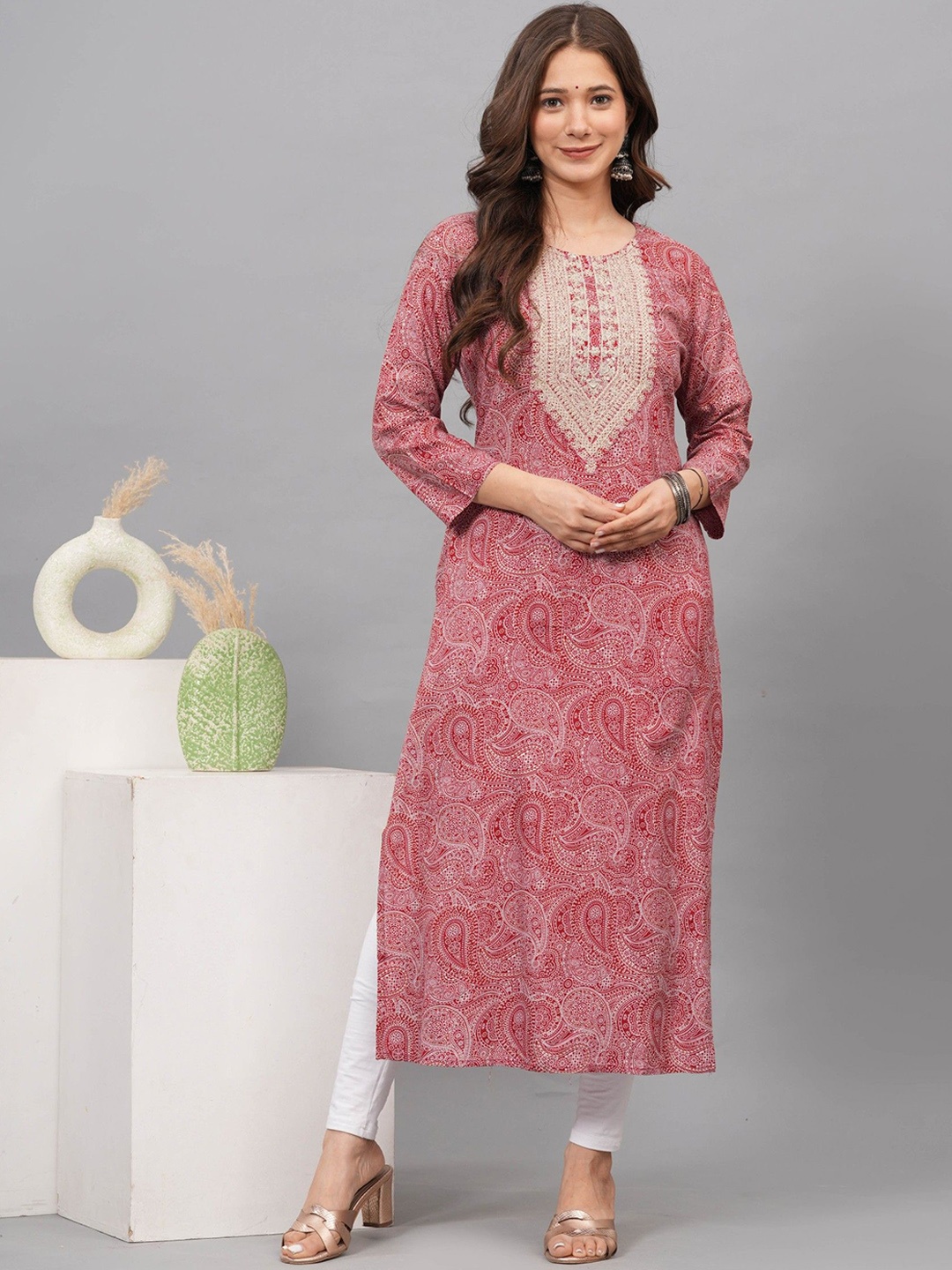 

PHYSIL Ethnic Motifs Embroidered Thread Work Cotton Straight Kurta, Maroon