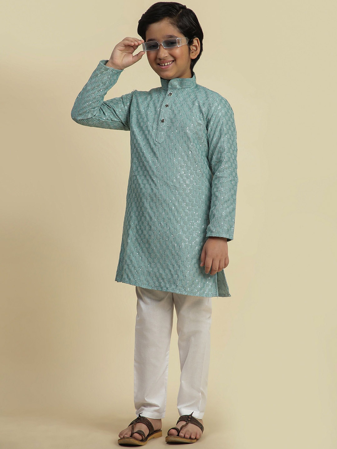 

Pro-Ethic STYLE DEVELOPER Boys Geometric Embroidered Pure Cotton Kurta With Pyjama, Green