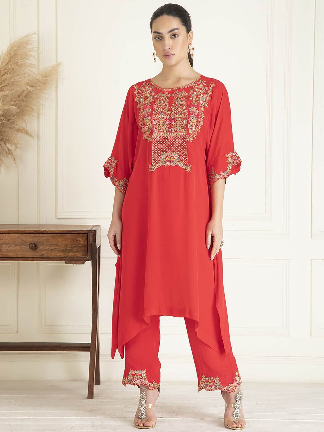 

PRIYANKA JAIN Women Floral embroidered Regular Thread Work Pure Cotton Kurta & Palazzo, Red