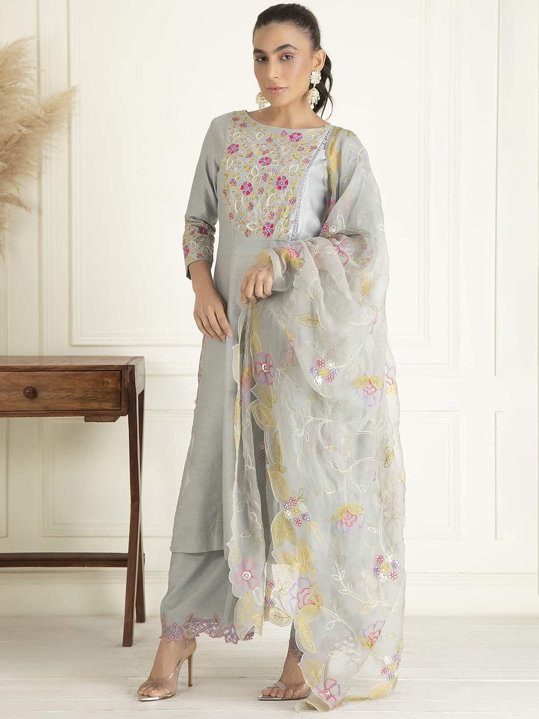 

PRIYANKA JAIN Floral Embroidered Regular Pure Cotton A-Line Kurta With Palazzo & Dupatta, Grey