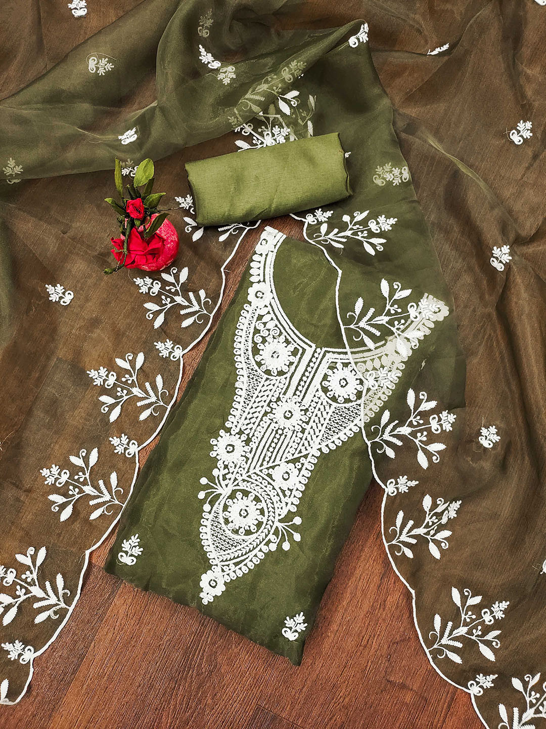 

Maroosh Floral Embroidered Thread Work Organza Unstitched Dress Material, Green