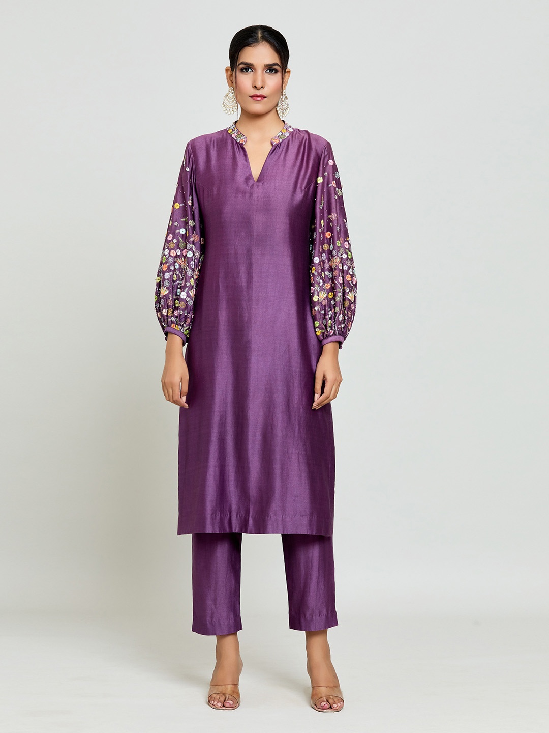 

Samyukta Singhani Ethnic Motifs Embroidered Straight Kurta With Trouser & Dupatta, Purple