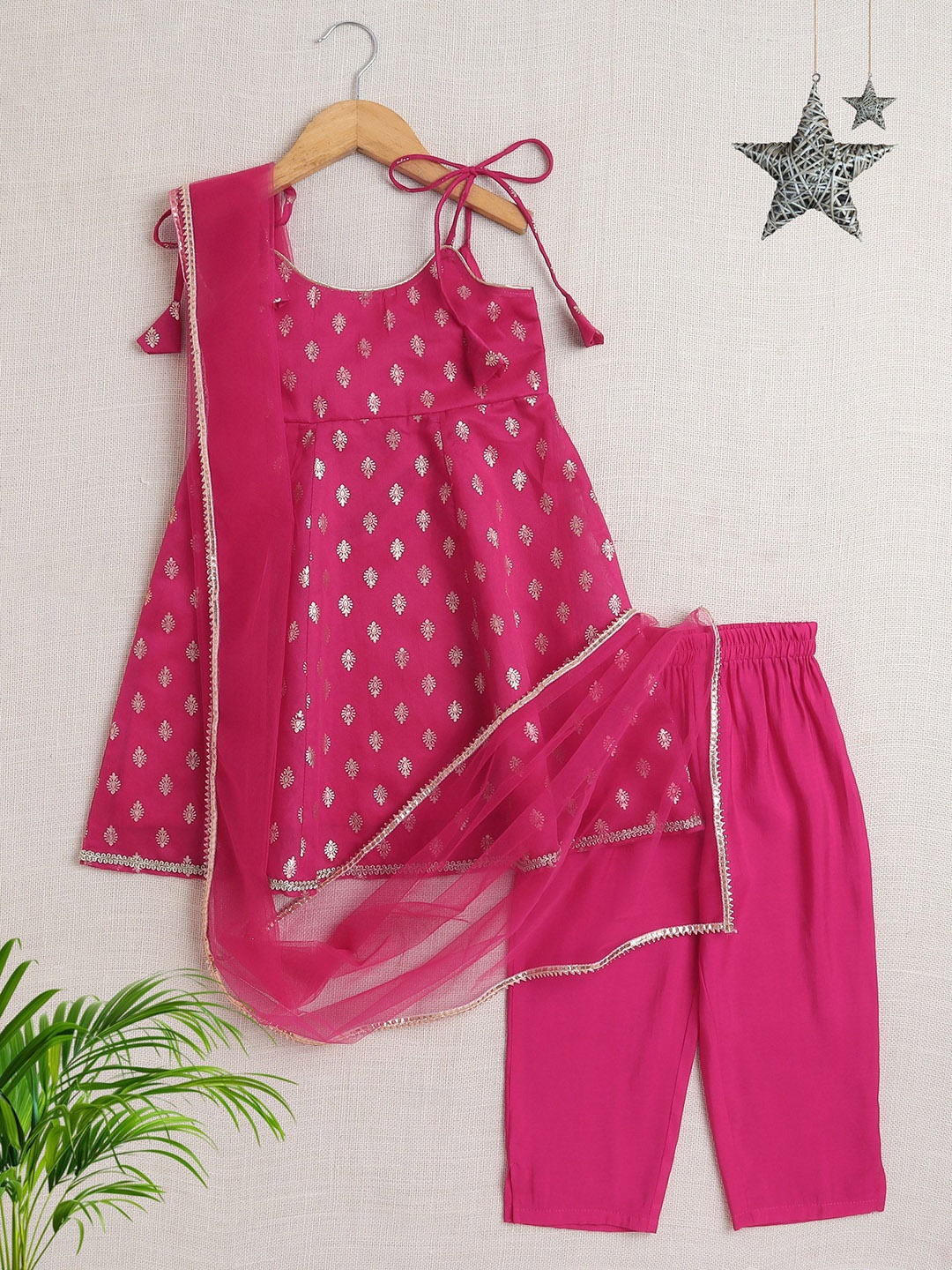 

The Magic Wand Girls Floral Woven Design Zari Shoulder Straps A-Line Kurta with Trousers, Fuchsia