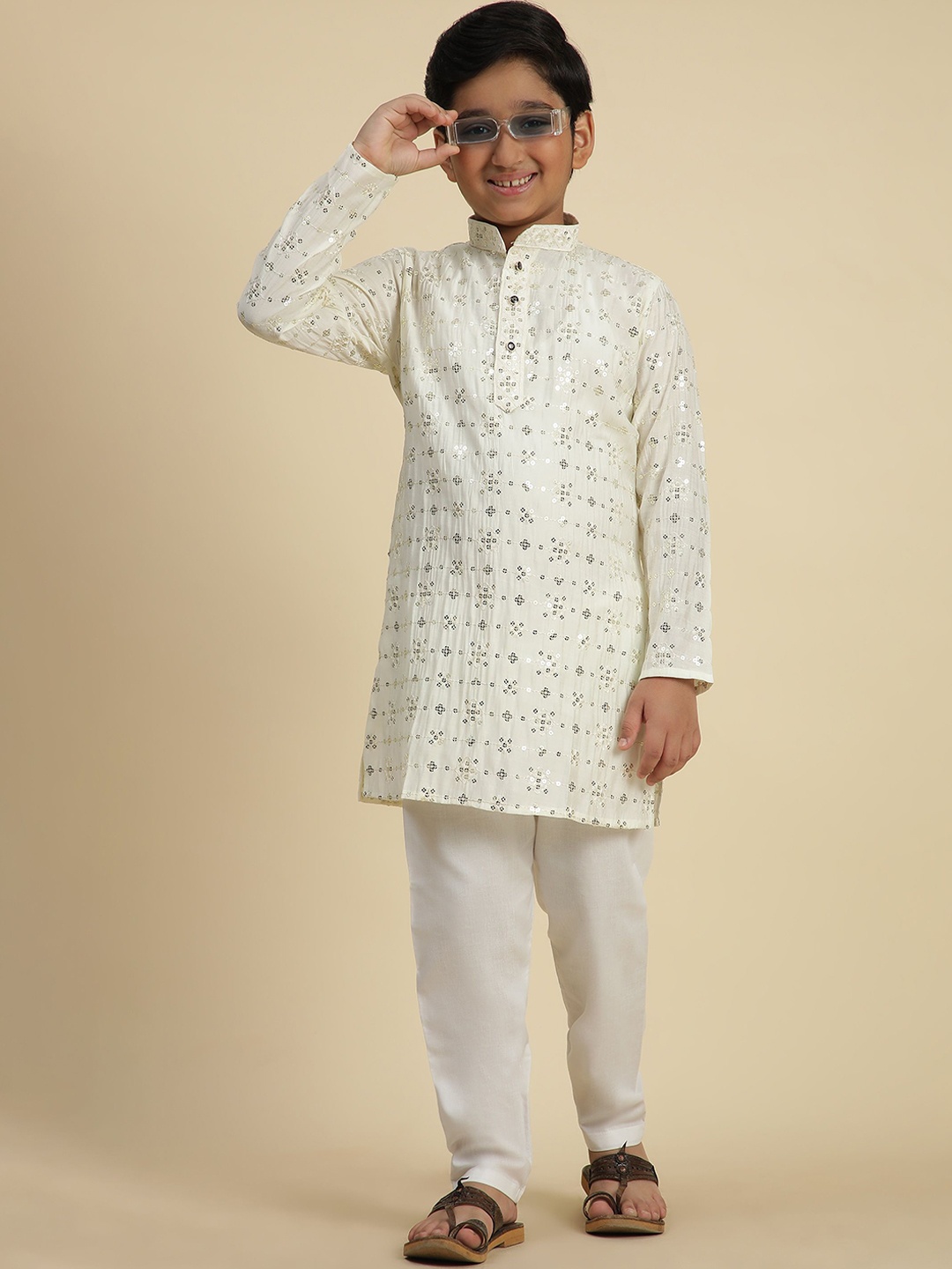 

Pro-Ethic STYLE DEVELOPER Boys Geometric Embroidered Pure Cotton Kurta With Pyjama, White