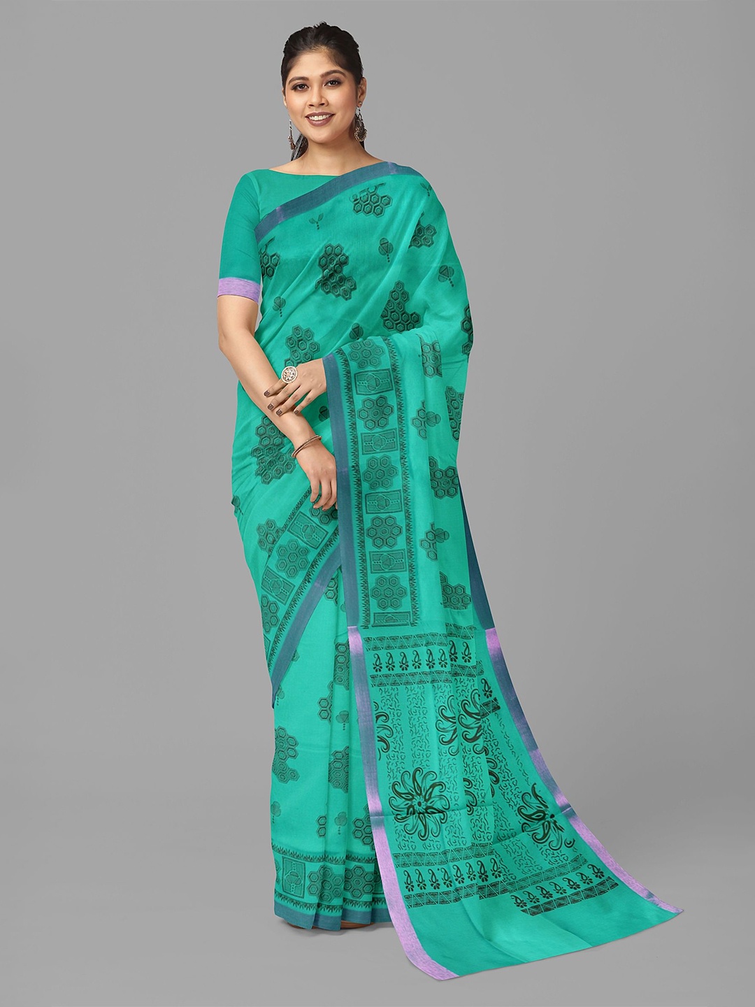 

The Chennai Silks Zari Kovai Saree with unstitched blouse piece, Green