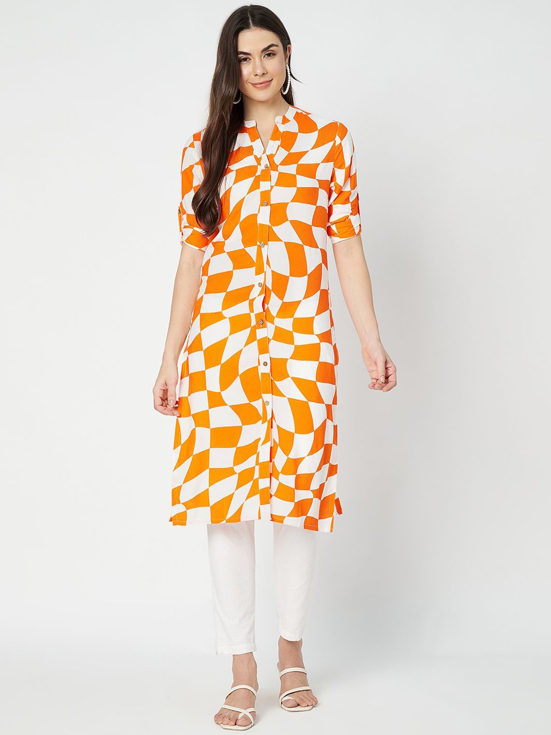 

Yaadleen Geometric Printed Mandarin Collar Short Sleeves Pure Cotton Straight Kurta, Orange