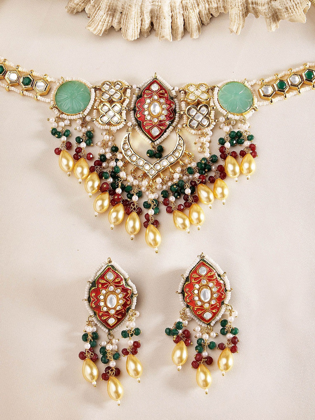 

KARATCART Gold-Plated Carved Stone Polki Kundan & Beaded Studded Choker Jewellery Set