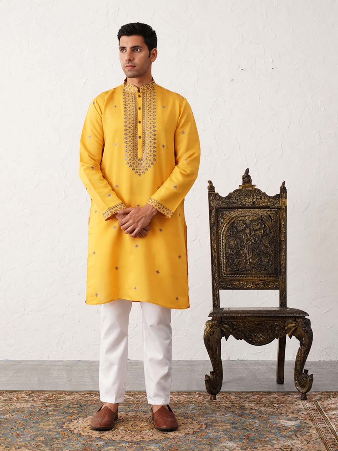 

Jompers Floral Embroidered Sequinned Mandarin Collar Kurta With Trousers, Yellow