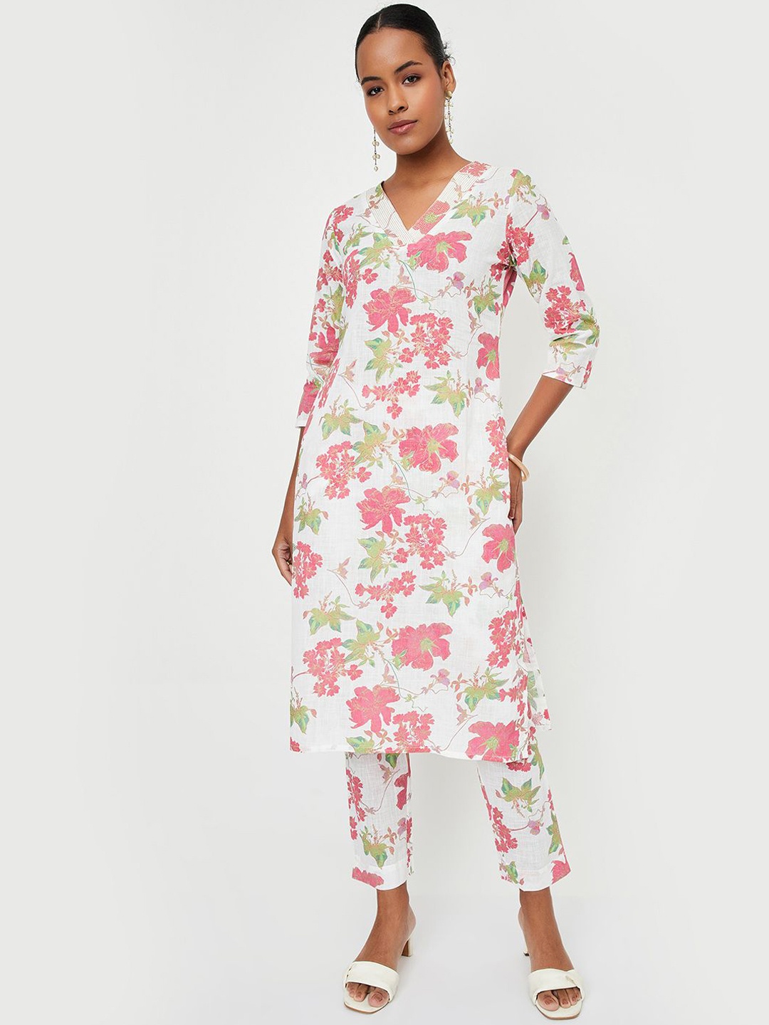 

max Floral Printed Thread Work V Neck Straight Kurta with Trousers, Off white