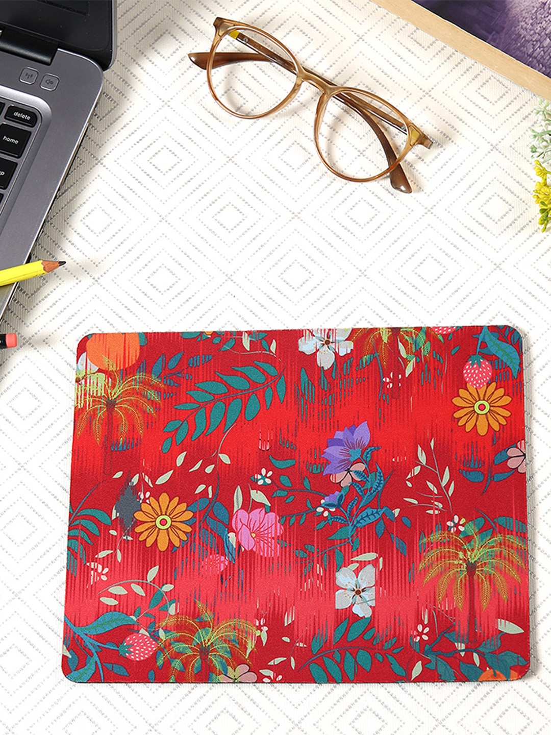 

PENTADECO Red & Blue Floral Printed Square Shaped Note Pad Stationery