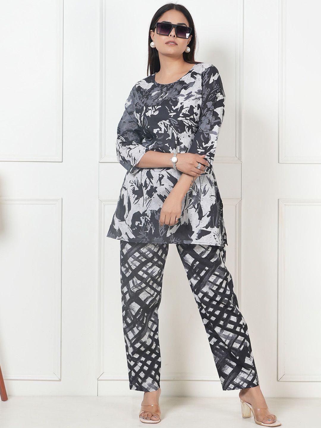 

Kaftanize Women Printed Cotton Tunic With Trouser Co-Ords, Grey
