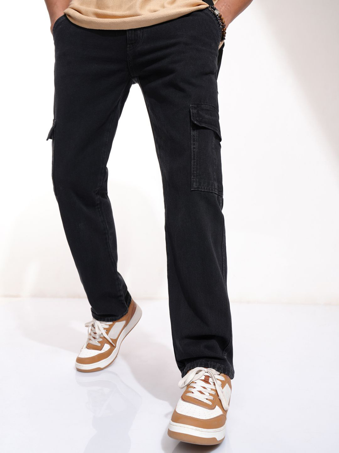 

HIGHLANDER Men Straight Fit Mid-Rise Cargo Pocket Jeans, Charcoal
