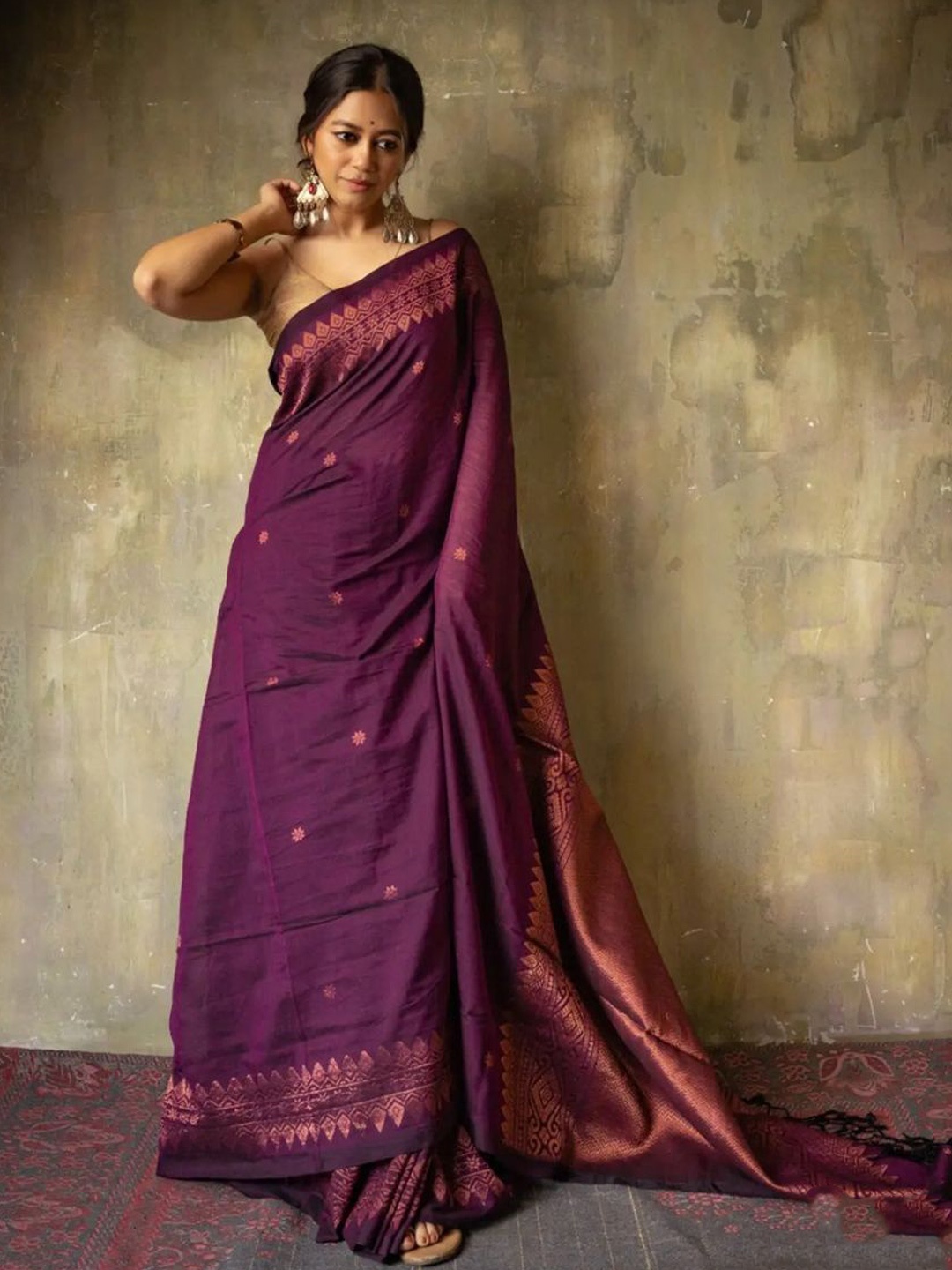 

MORLY Woven Design Zari Silk Blend Kanjeevaram Saree, Purple