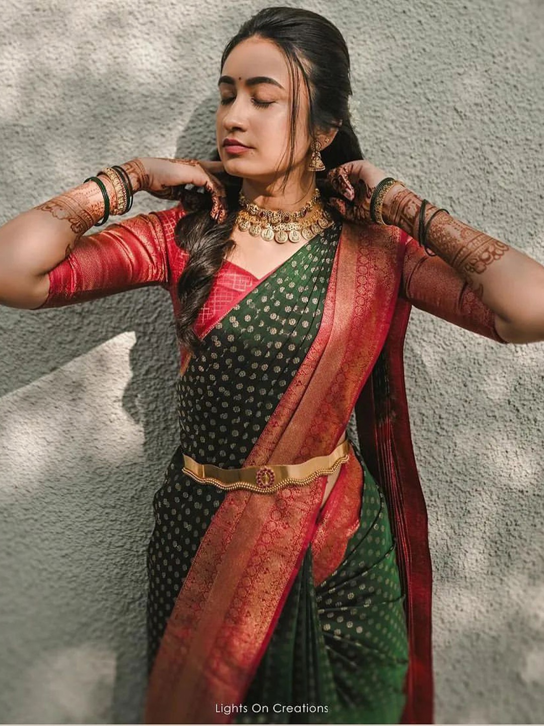 

MORLY Woven Design Zari Silk Blend Kanjeevaram Saree, Green