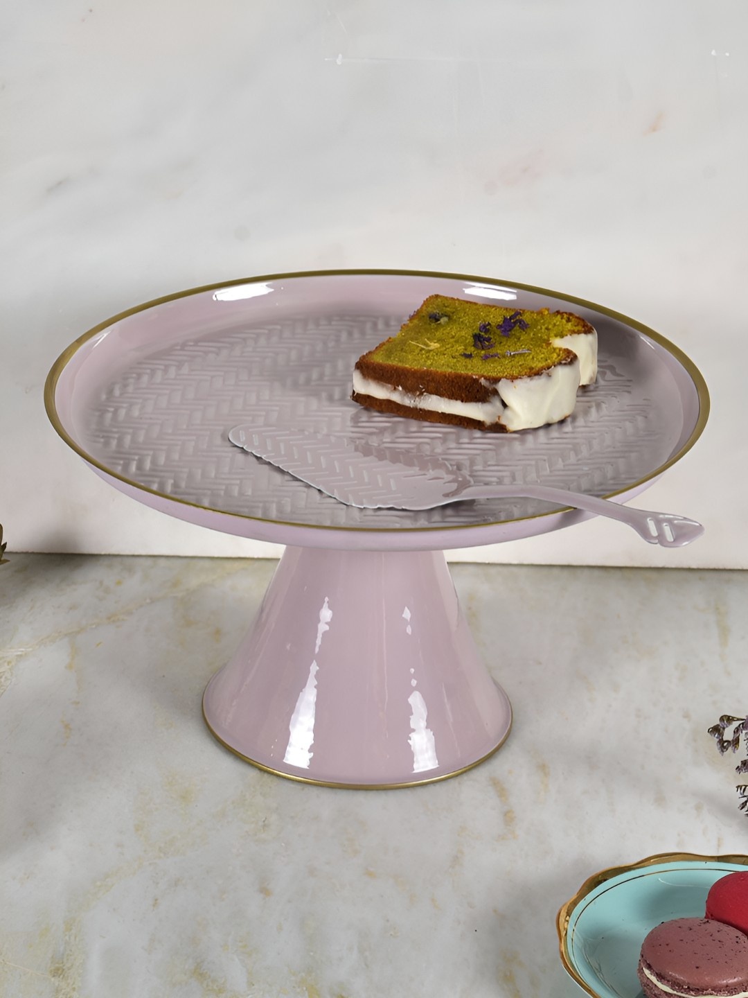 

Living With Elan Pink Wicker Embossed Cake Stand with Cake Server