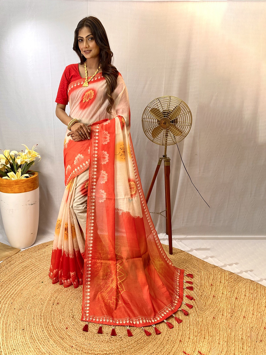 

DEVATITHI Ethnic Motifs Chanderi Saree, Cream
