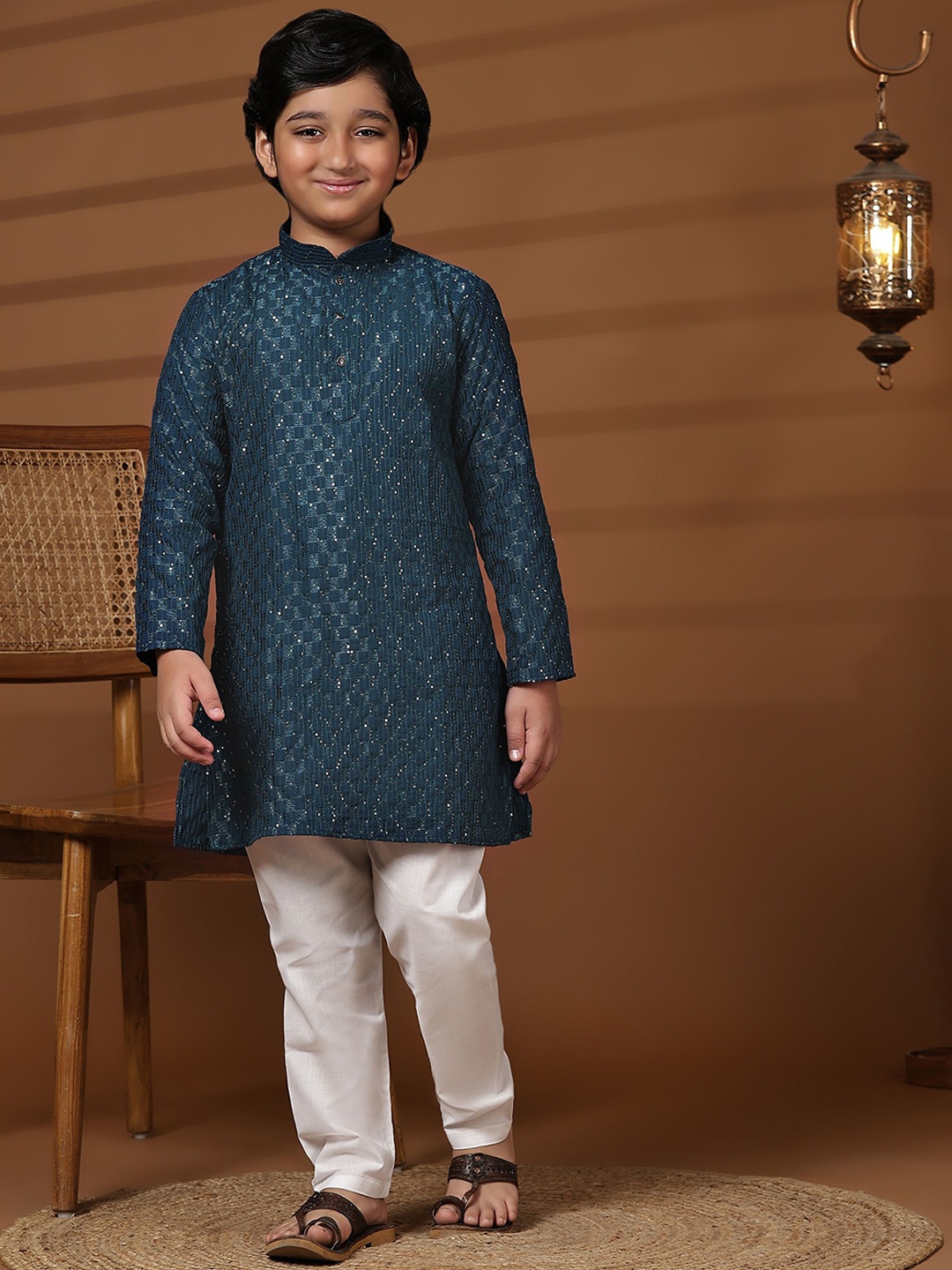 

Pro-Ethic STYLE DEVELOPER Boys Embroidered Pure Cotton Straight Kurta with Pyjamas, Blue