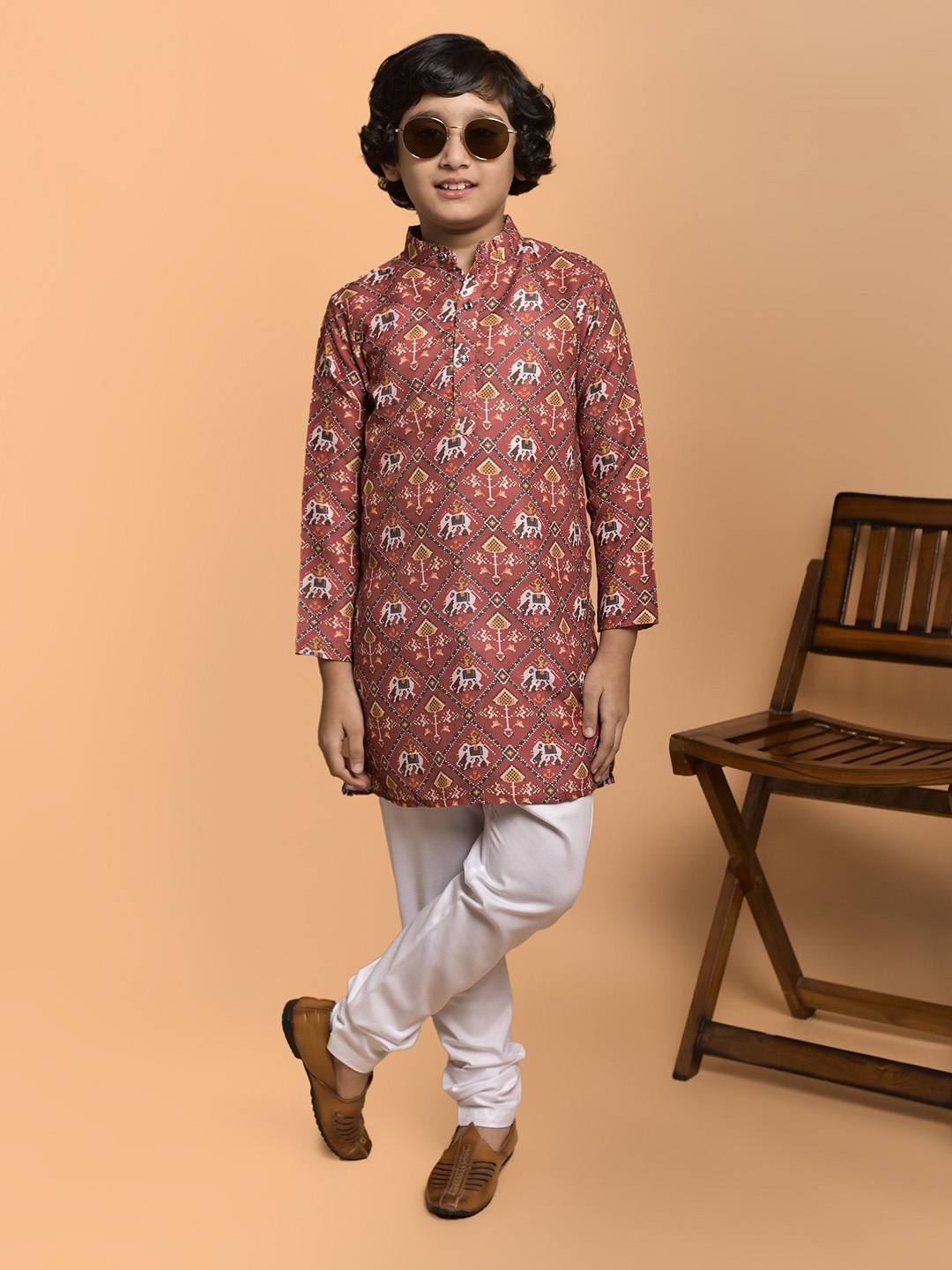 

PRINTCULTR Boys Ethnic Motifs Printed Band Collar Regular Kurta With Churidar, Maroon