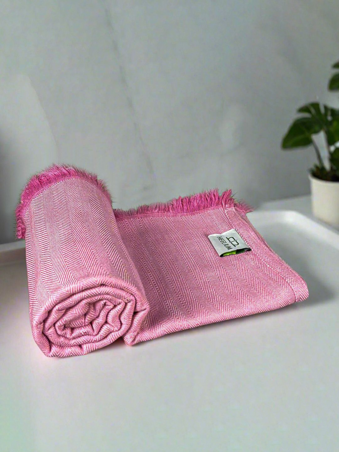 

Heelium Peach Printed Bamboo 250 GSM Bath Towels