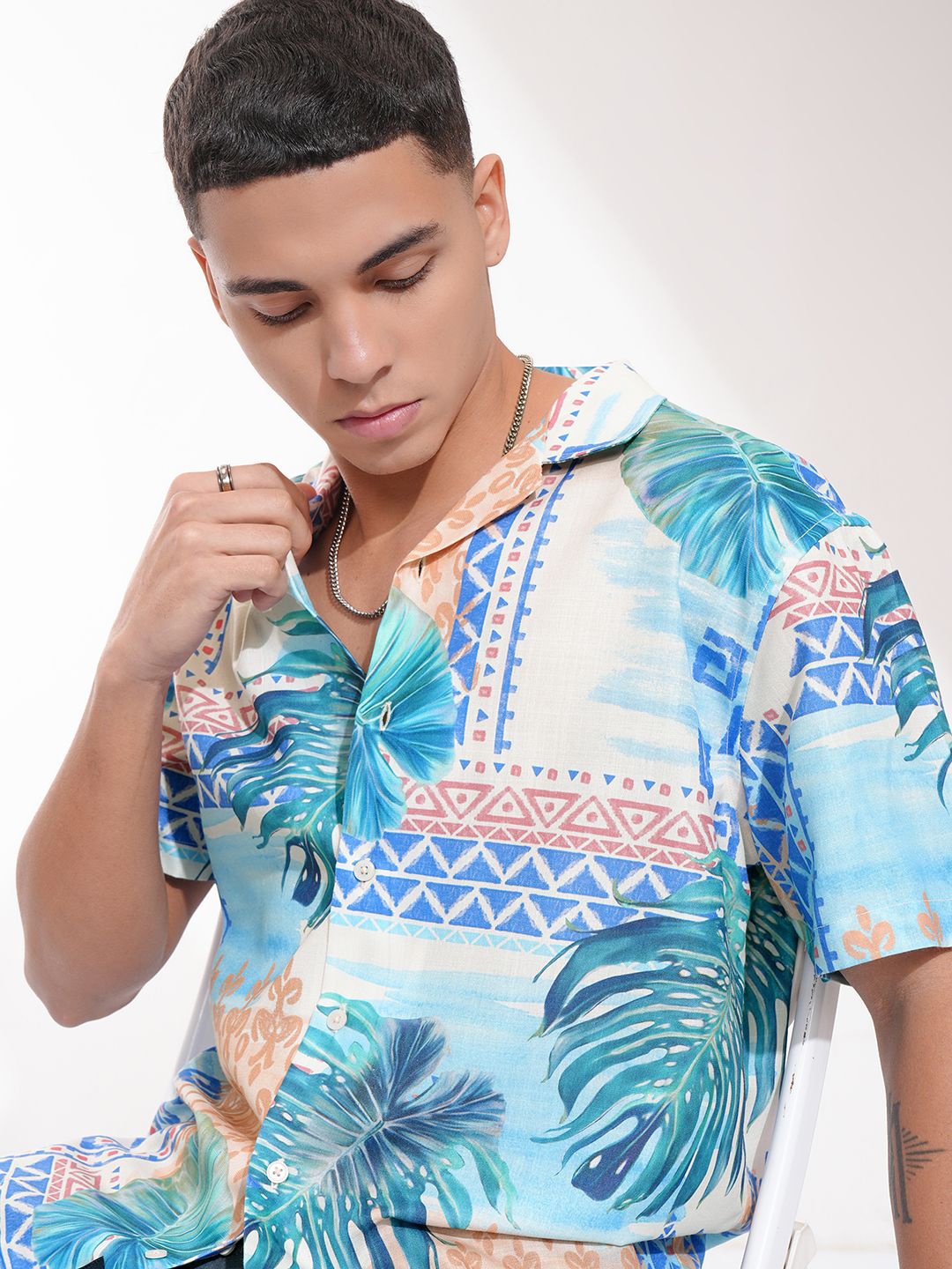 

Highlander Men Muicolor Printed Cuban Collar Relaxed Shirt, White