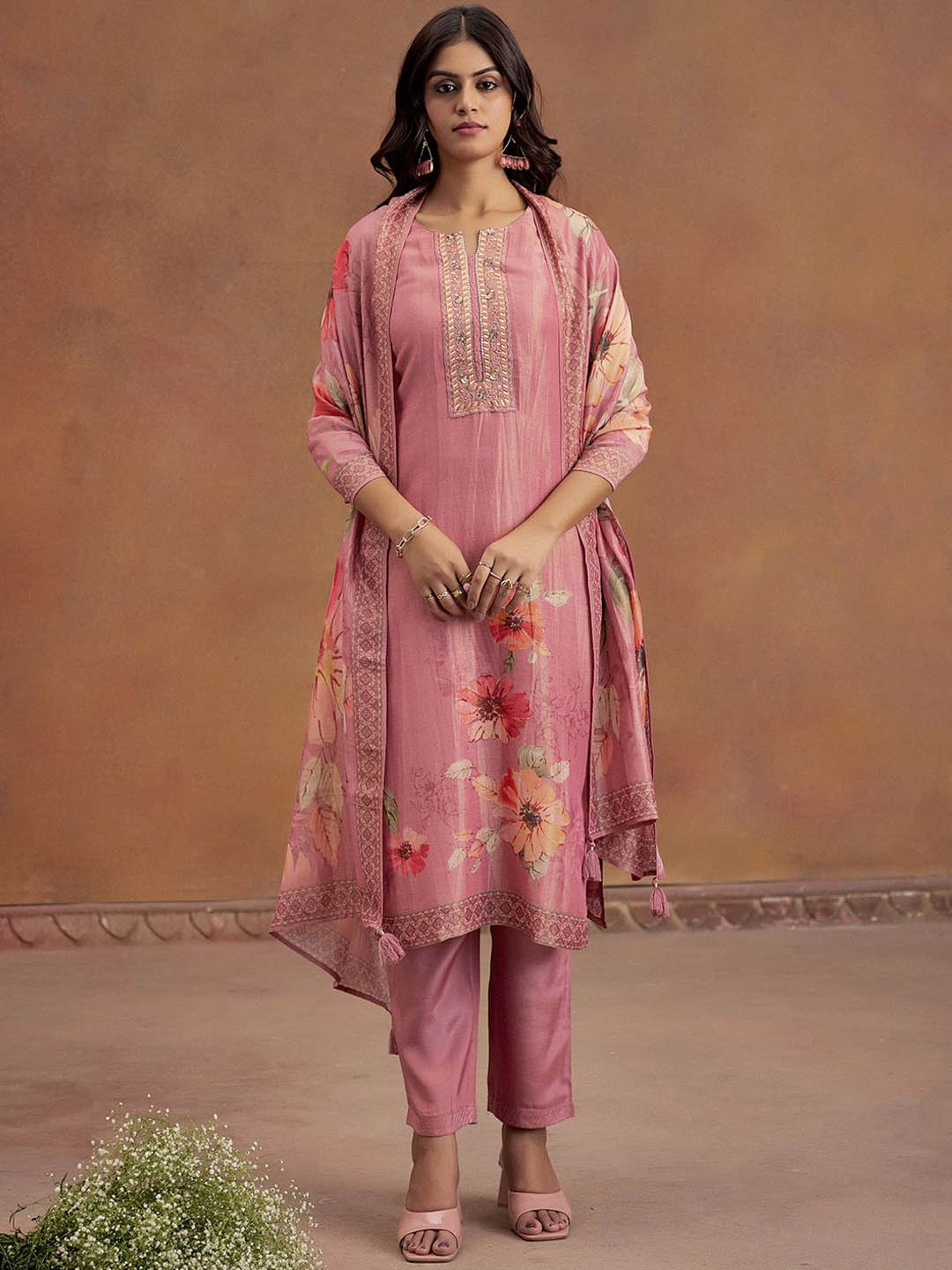 

Jaipur Kurti Ethnic Motifs Embroidered Sequinned Straight Kurta With Trousers & Dupatta, Peach