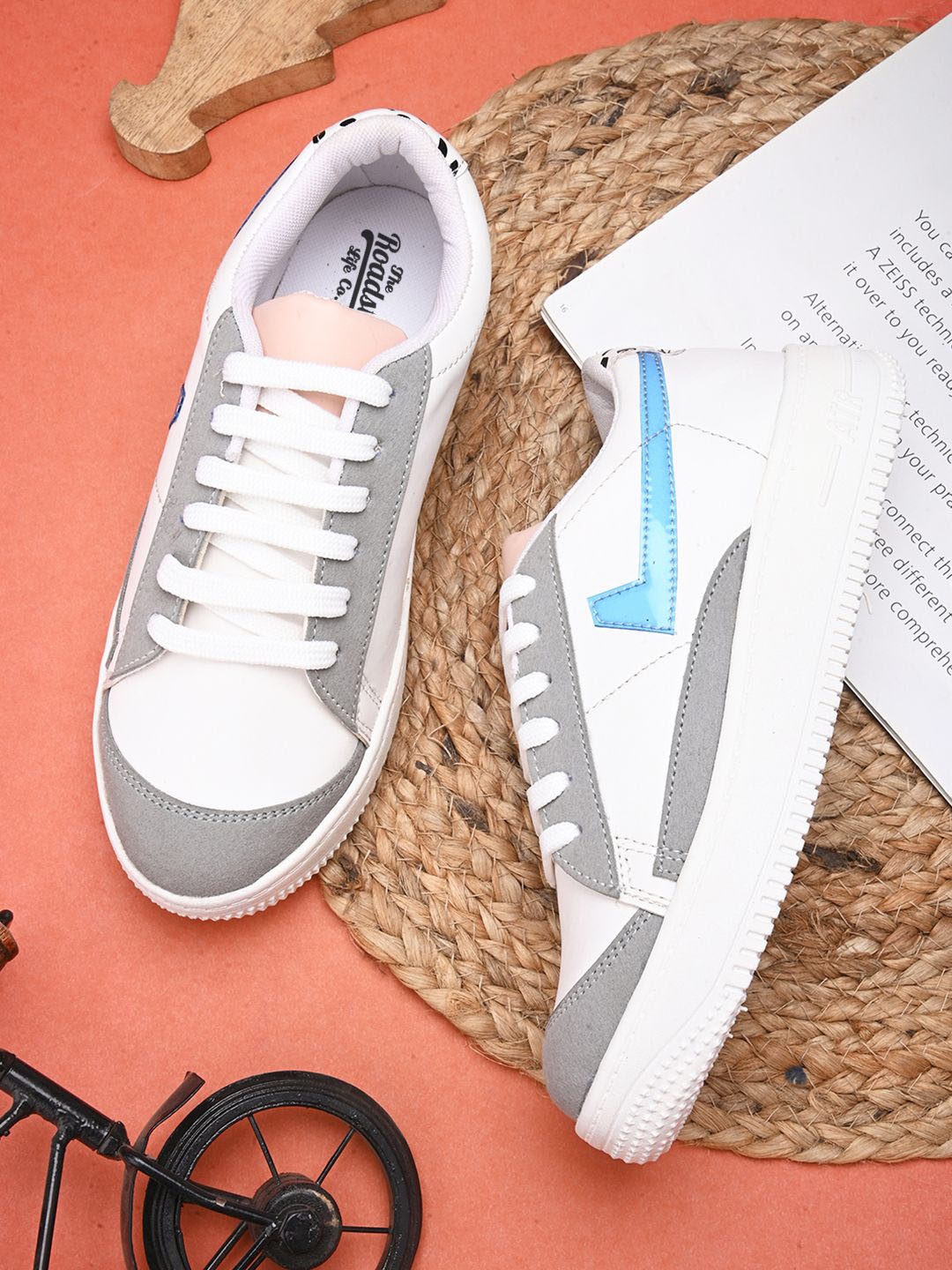 

Roadster Women Casual Lace-Ups Lightweight Sneakers, White