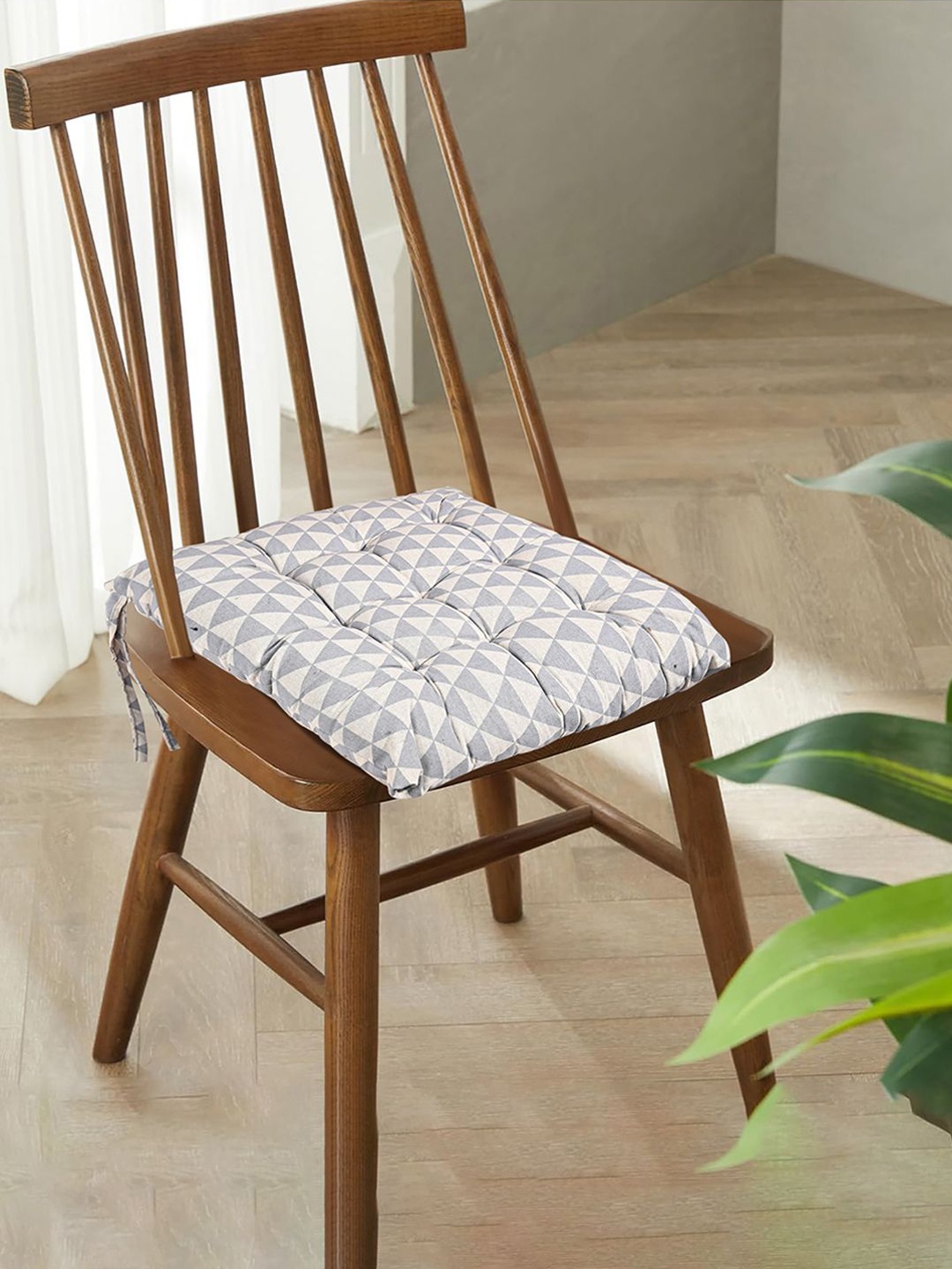 

Kuber Industries Grey & White 3 Pieces Printed Cotton Chair Pads