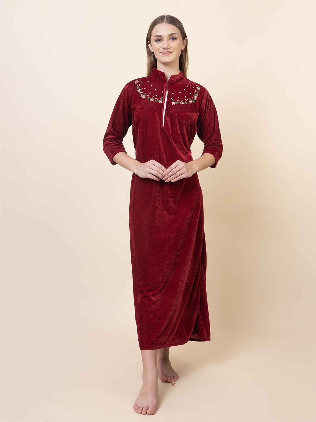 

AVYAY Embroidered Solid Nightdress, Maroon