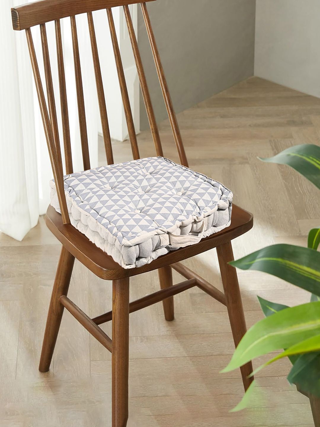 

Kuber Industries Grey & White 4 Pieces Printed Cotton Chair Pads