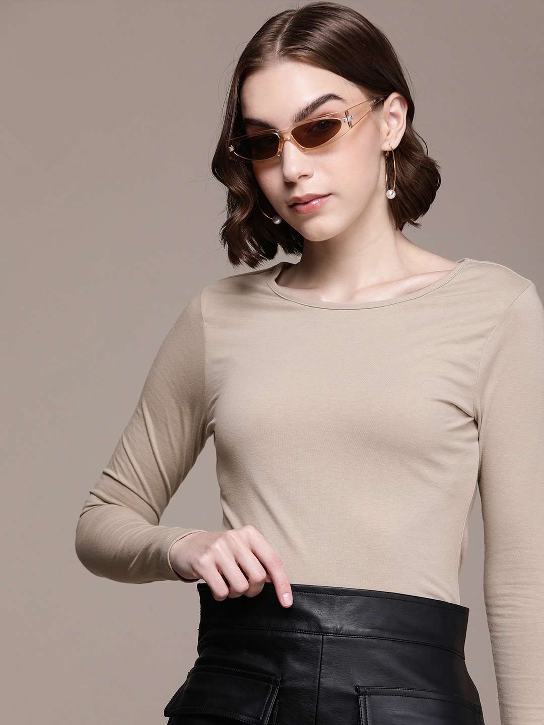 

The Roadster Life Co. Solid Round Neck Long Sleeves T-shirt, Beige