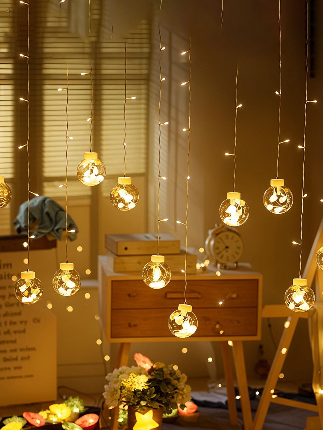 

Kuber Industries Yellow Bulb Shape String Lights