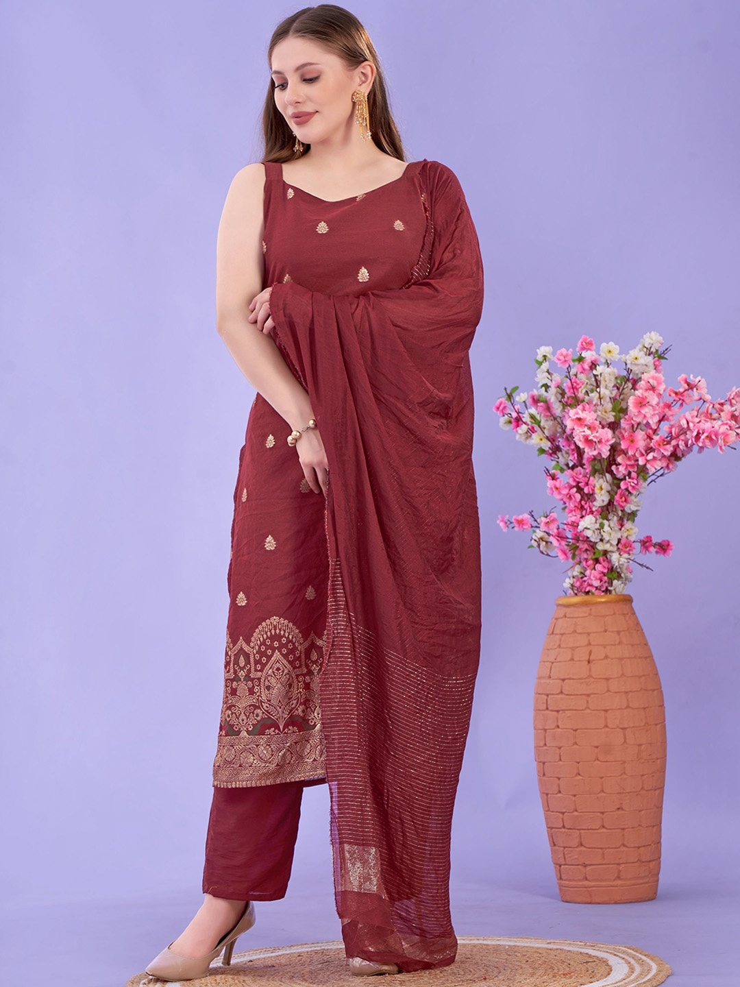 

HERE&NOW Floral Woven Design Jacquard Straight Kurta With Trouser & Dupatta, Maroon