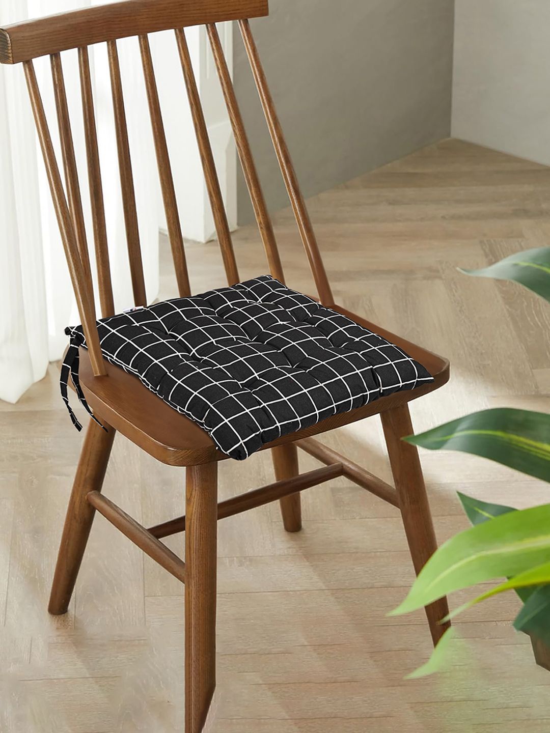 

Kuber Industries Black & Grey 6 Pieces Checked Cotton Chair Pads