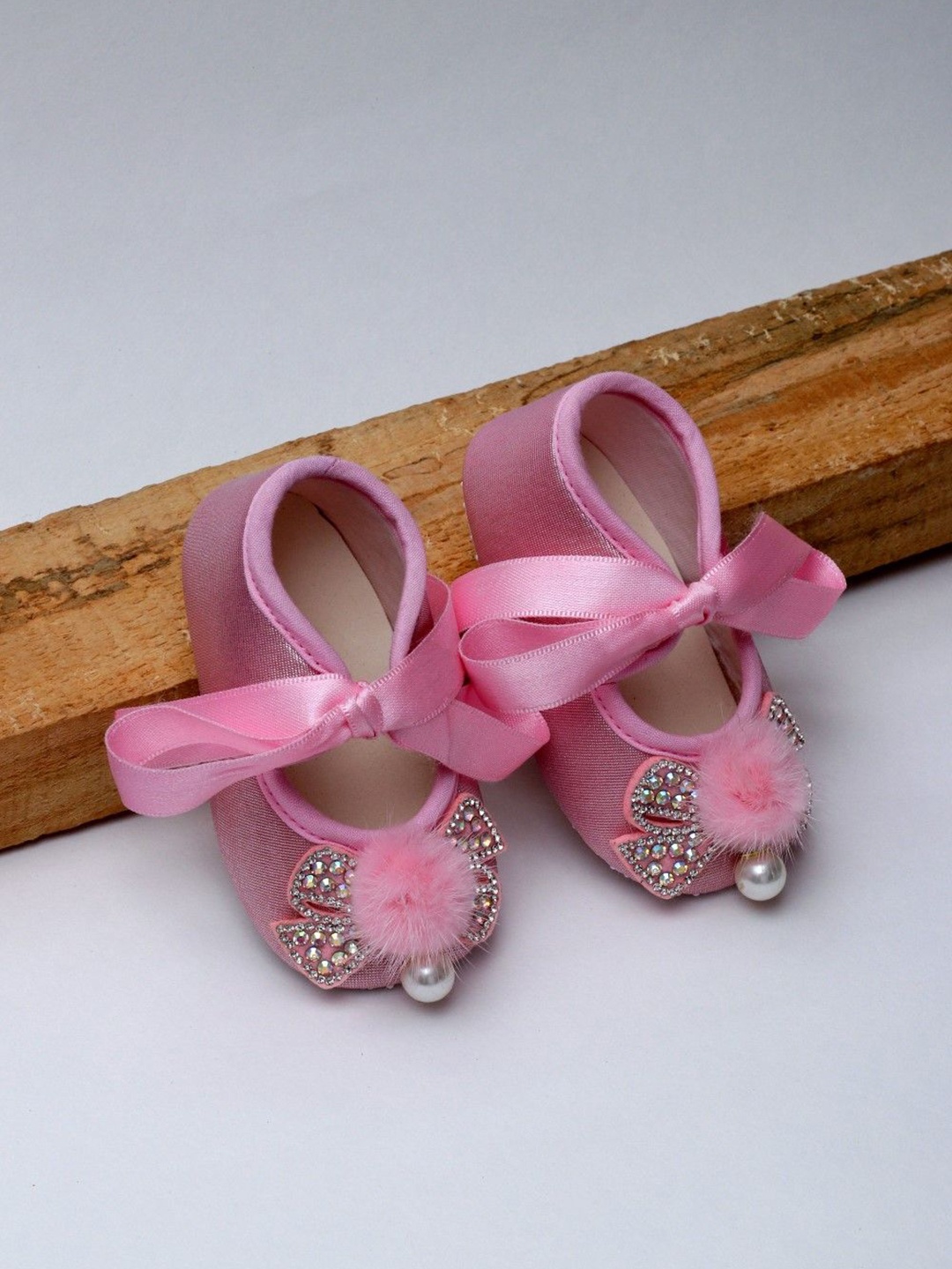 

Daizy Girls Casual Cotton Booties, Pink