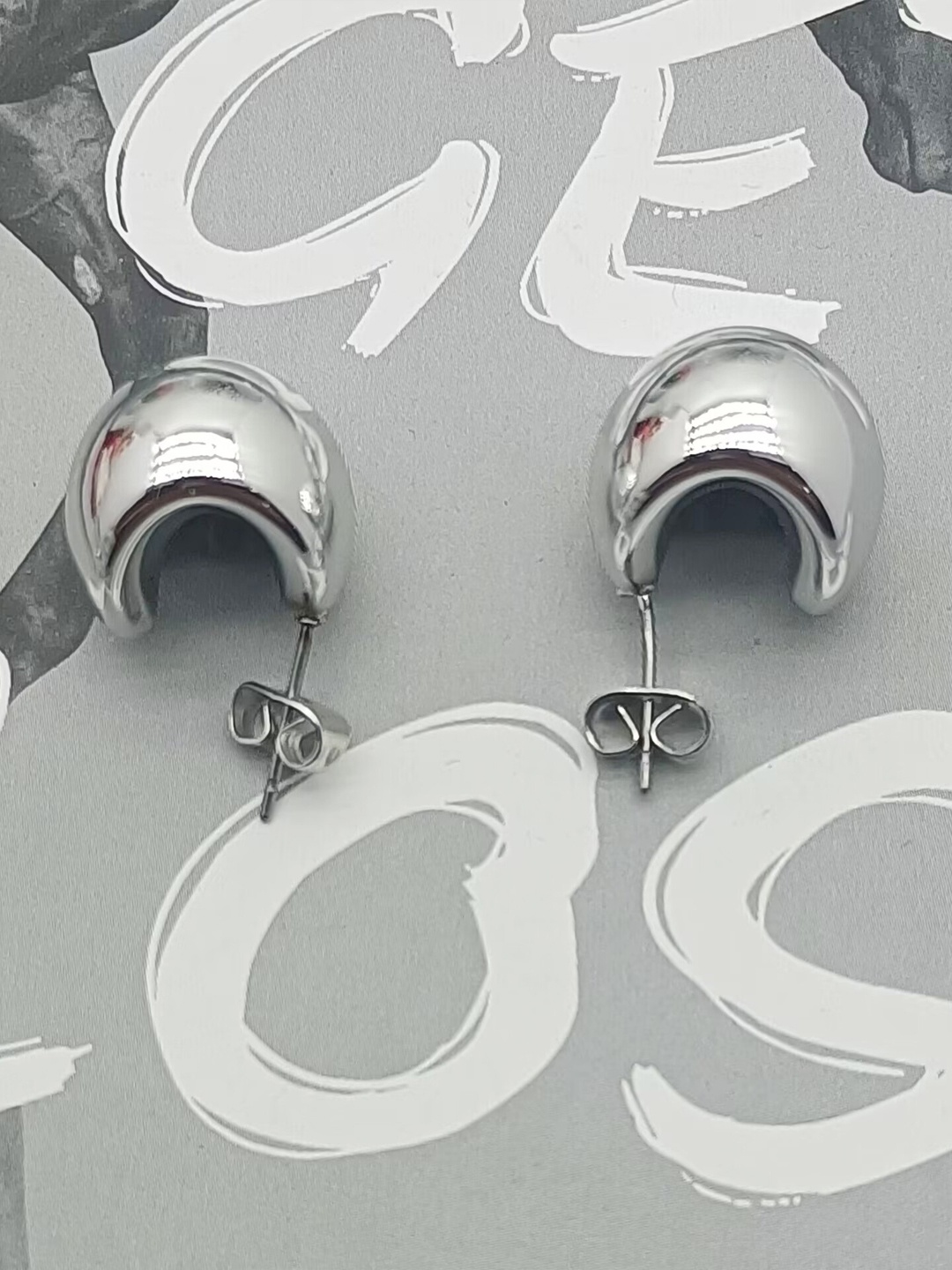 

VAGHBHATT Silver Plated Classic Studs Earrings