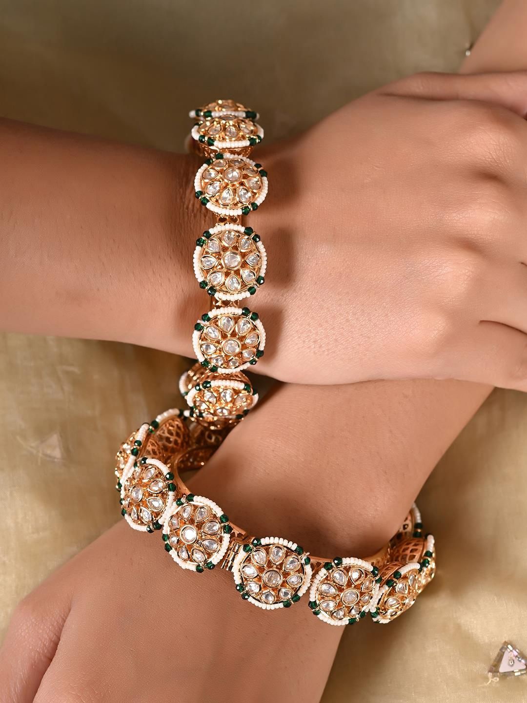 

RATNAVALI JEWELS Set Of 2 Gold-Plated Kundan-Studded Bangles