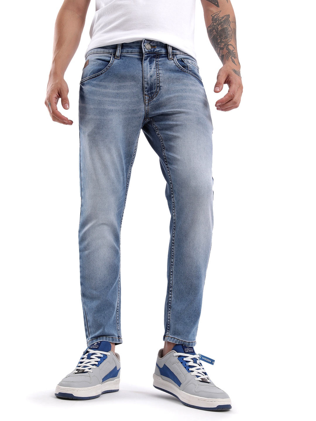 

WROGN Men Classic Mid-Rise Heavy Fade Regular Fit Jeans, Blue