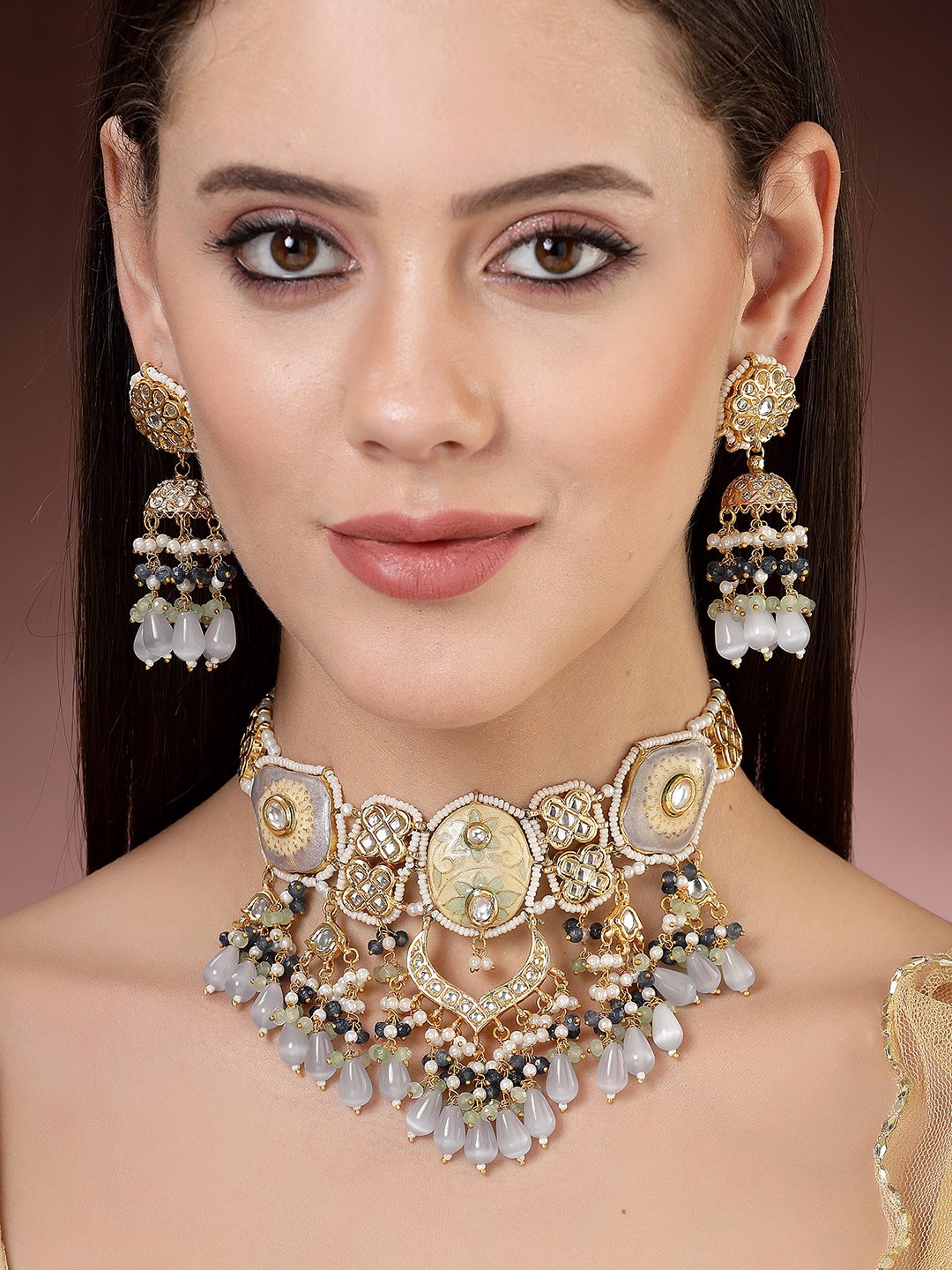 

KARATCART Gold-Plated Crystal Polki Kundan Studded & Beaded Jewellery Set