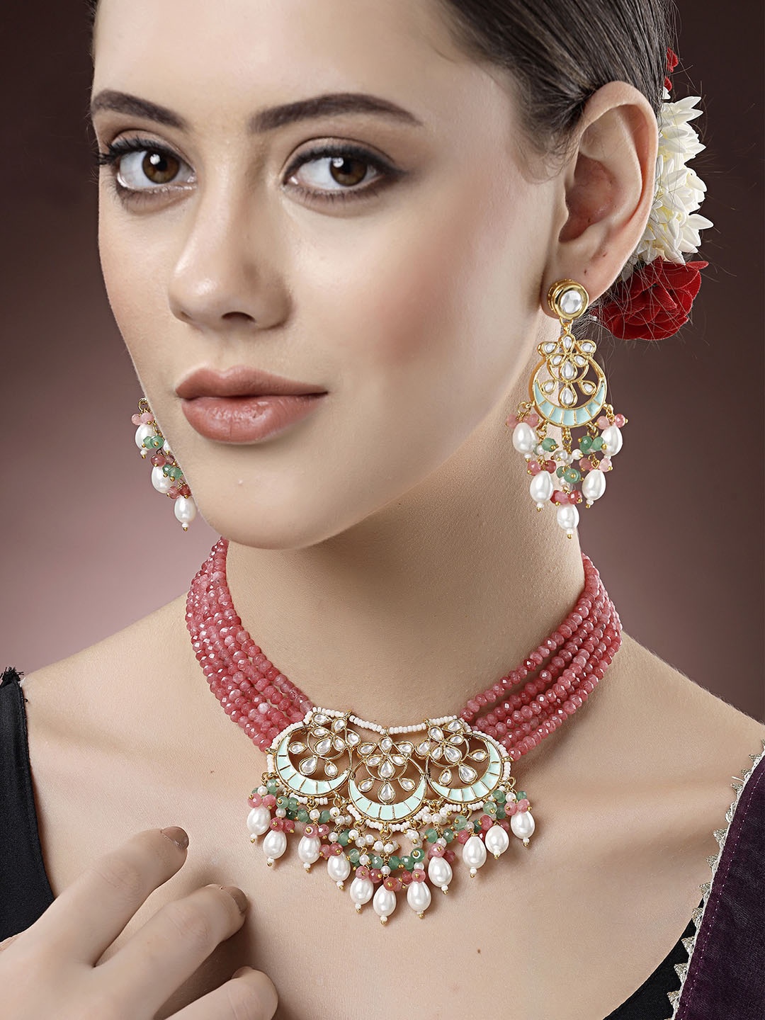 

KARATCART Gold Plated Kundan Studded & Beaded Jewellery Set