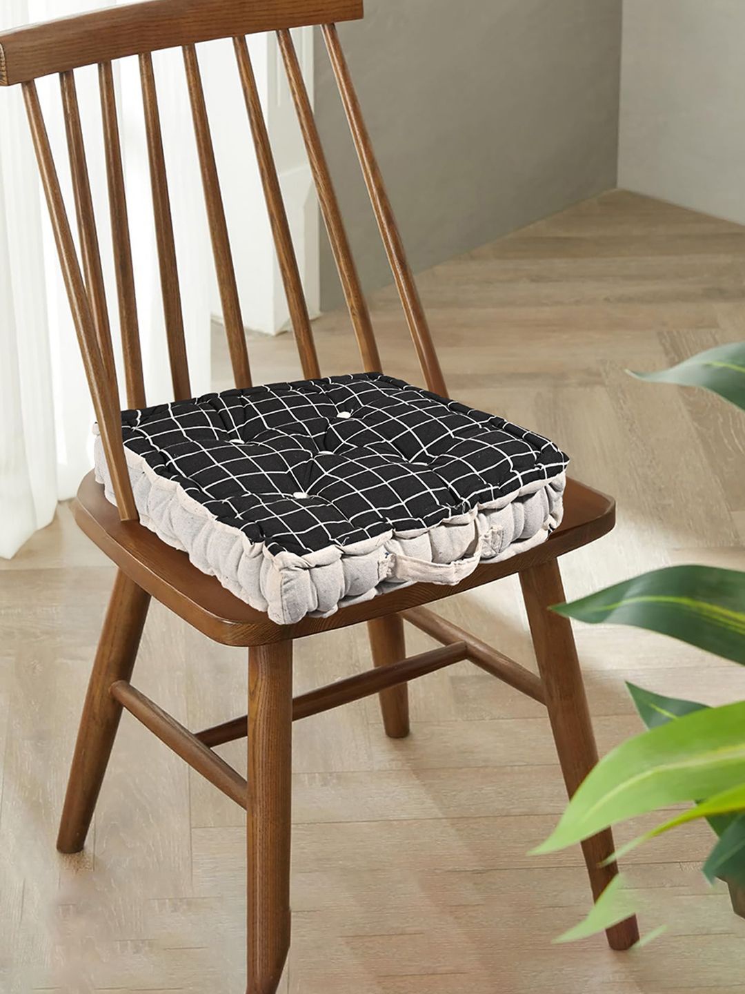 

Kuber Industries Grey & Black 4 Pieces Checked Cotton Chair Pads