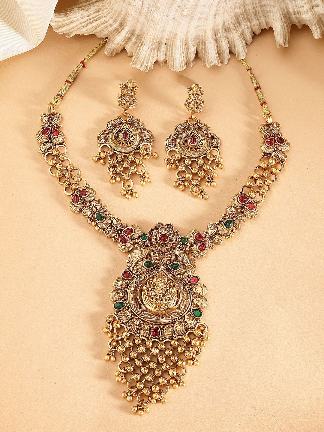 

KARATCART Gold-Plated Kundan-Stone- Studded Laxmi Mata Temple Jewellery Set