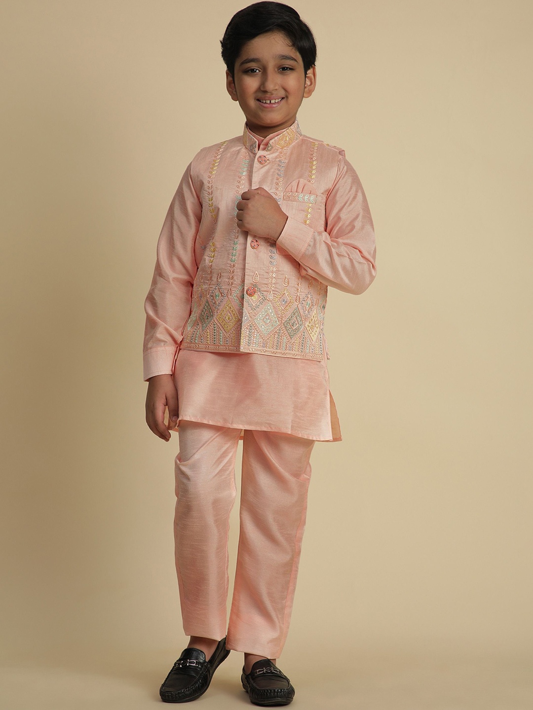 

Pro-Ethic STYLE DEVELOPER Boys Pure Silk Kurta with Pyjama & Embroidered Nehru jacket, Pink