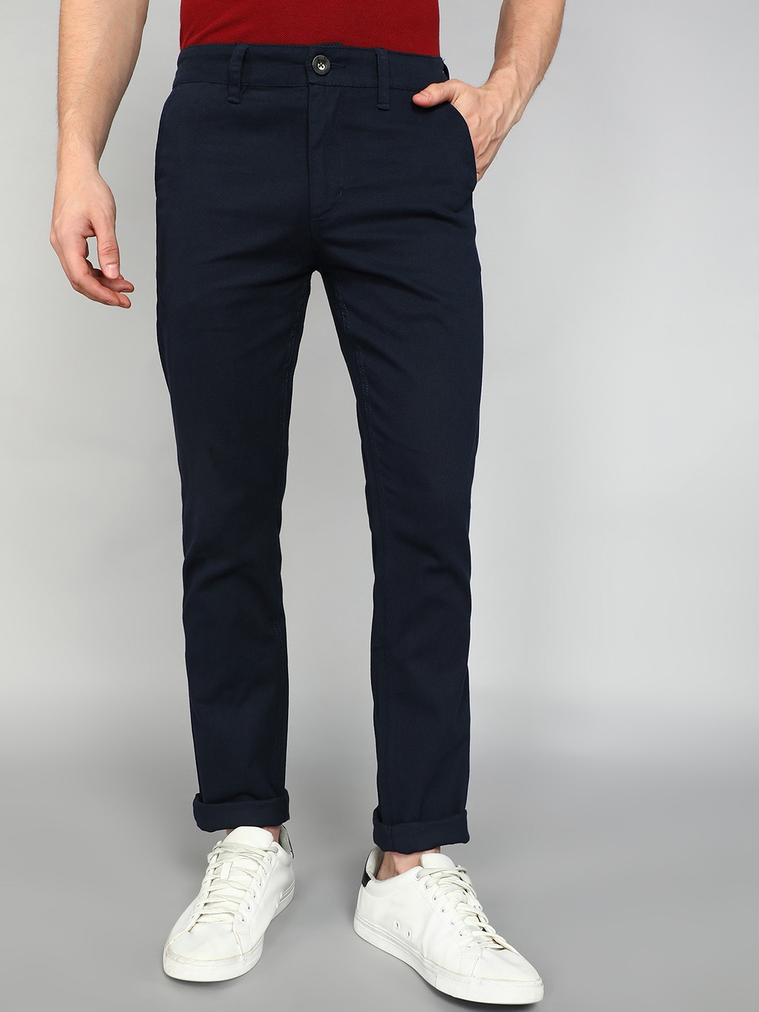 

WROGN Men Solid Slim Fit Chinos Trousers, Navy blue