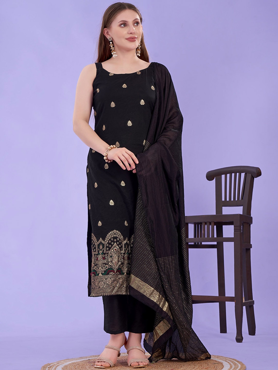 

HERE&NOW Floral Woven Design Jacquard Straight Kurta With Trouser & Dupatta, Black