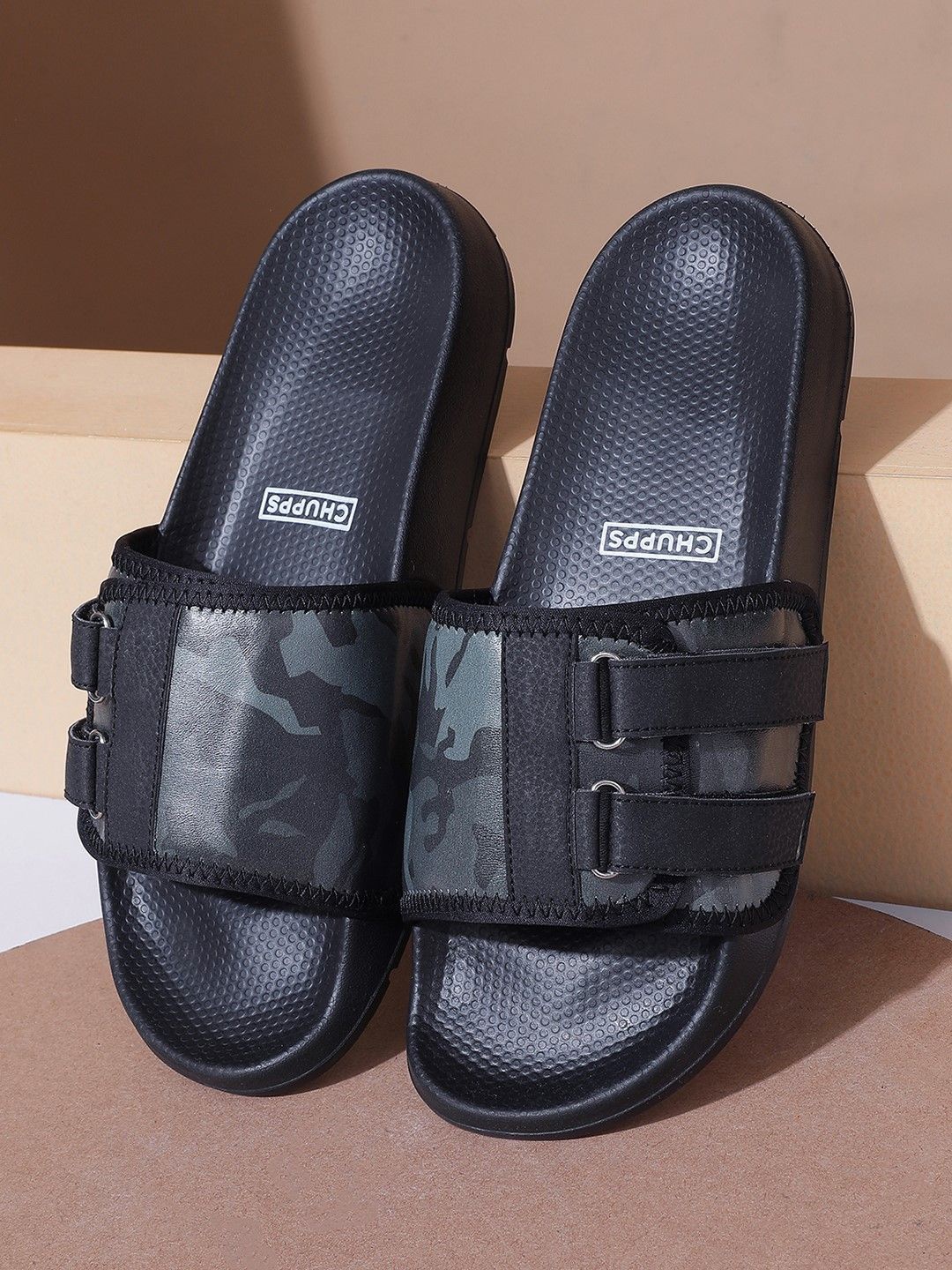 

CHUPPS Men ErgoX Plus PU Printed Sliders, Navy blue
